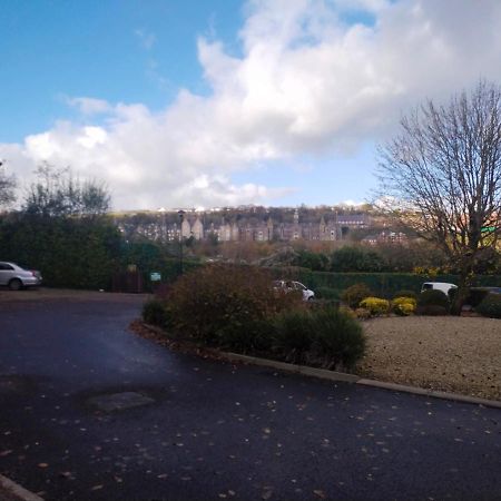 Crescent Apartments Homestay Cork Buitenkant foto