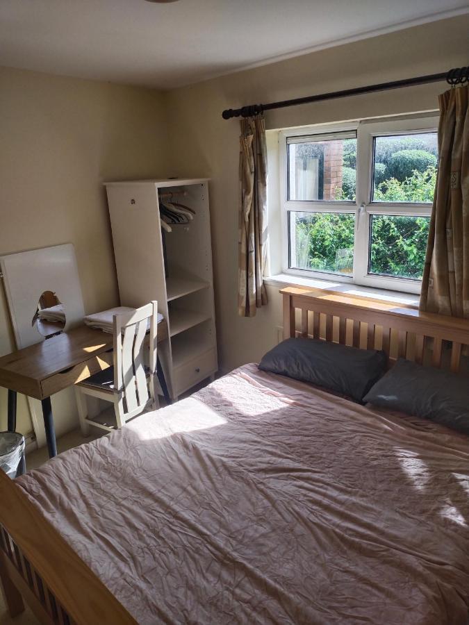 Crescent Apartments Homestay Cork Buitenkant foto