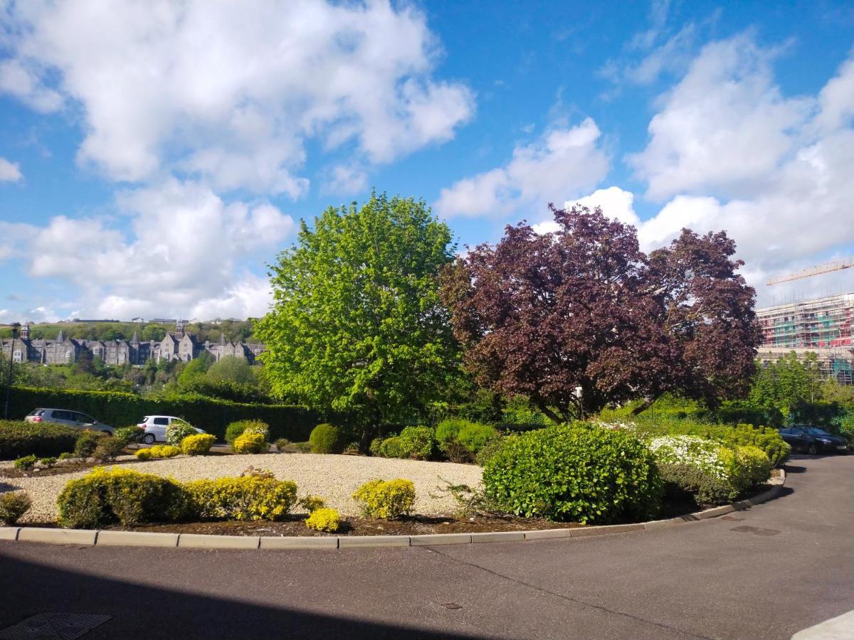 Crescent Apartments Homestay Cork Buitenkant foto