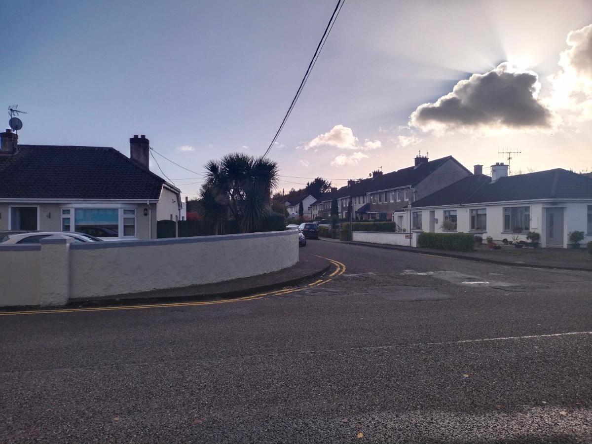 Crescent Apartments Homestay Cork Buitenkant foto