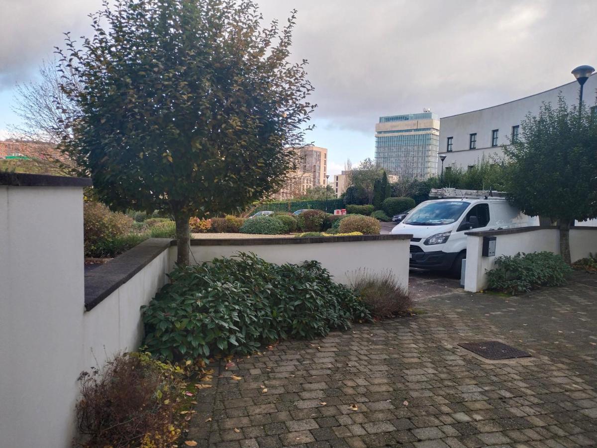 Crescent Apartments Homestay Cork Buitenkant foto