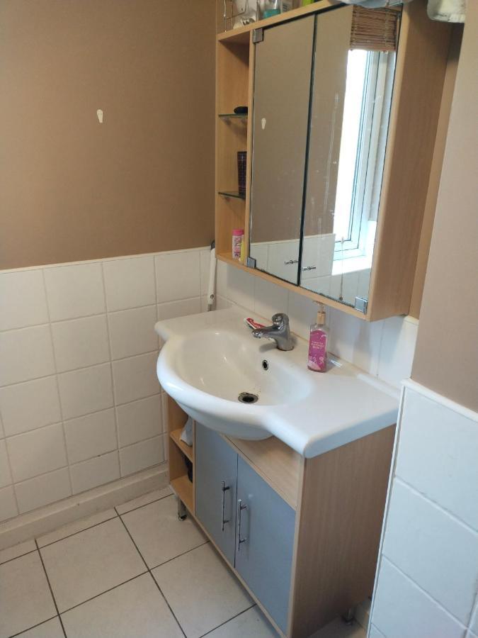 Crescent Apartments Homestay Cork Buitenkant foto