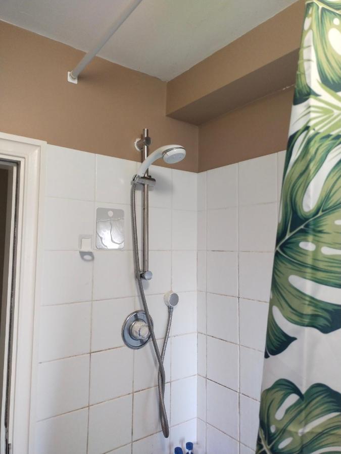 Crescent Apartments Homestay Cork Buitenkant foto