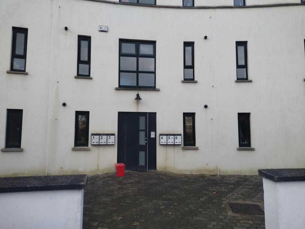 Crescent Apartments Homestay Cork Buitenkant foto